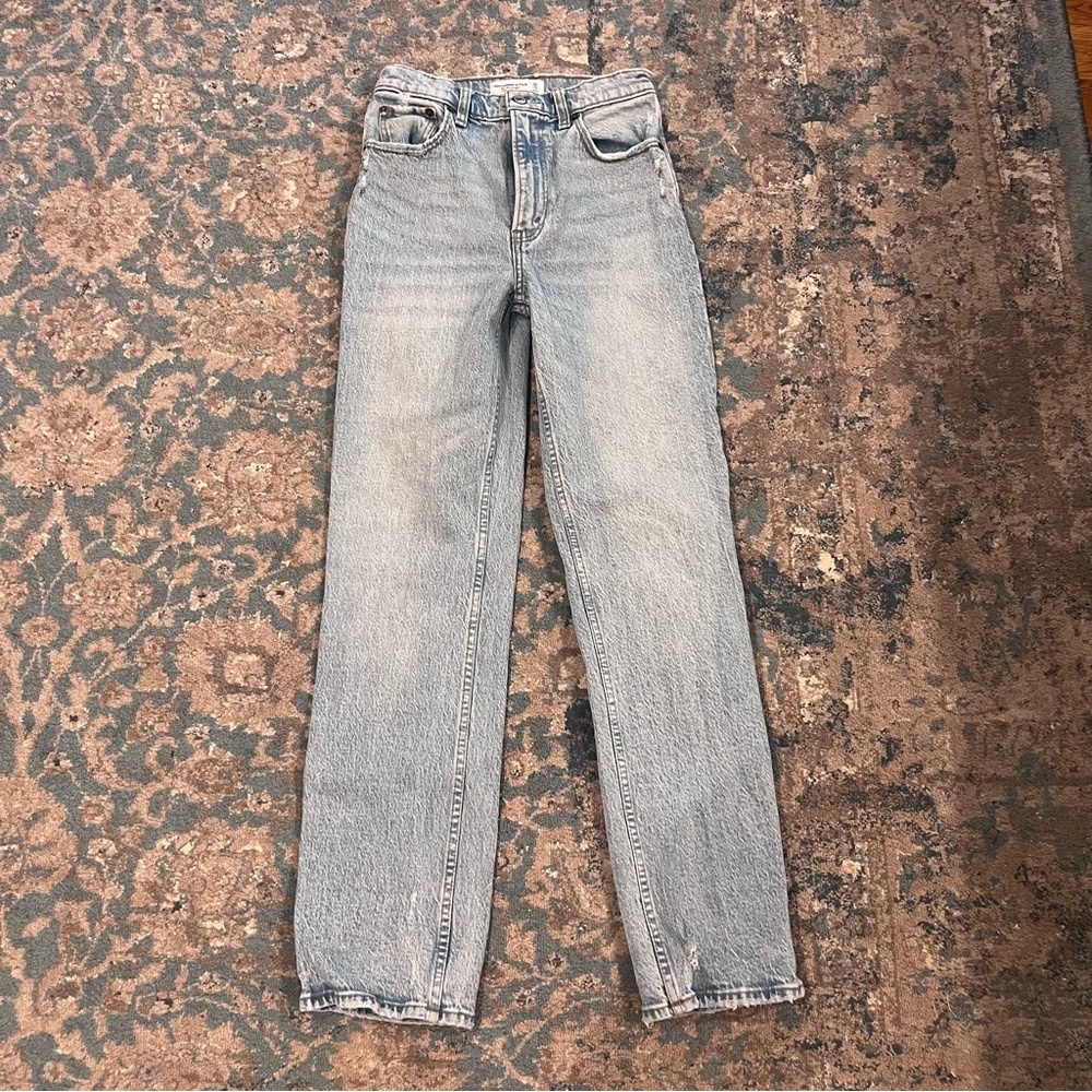 Abercrombie & Fitch 90s Straight Ultra High-Rise Size 25